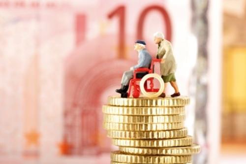 為什么有人希望提早退休？養老金不是越晚退休錢(qián)越多嗎？