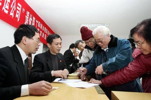 誰(shuí)最反對延遲退休？這3種人給出的答案，道盡心酸